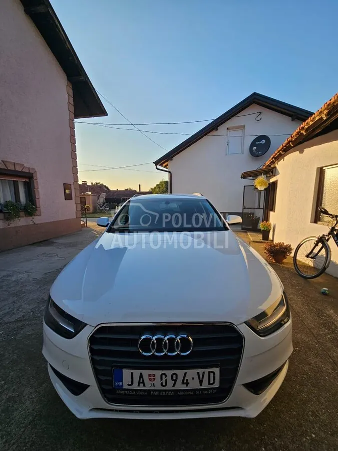 Audi A4 2012 photo 2