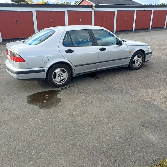 Saab 9-5 2000 photo 2