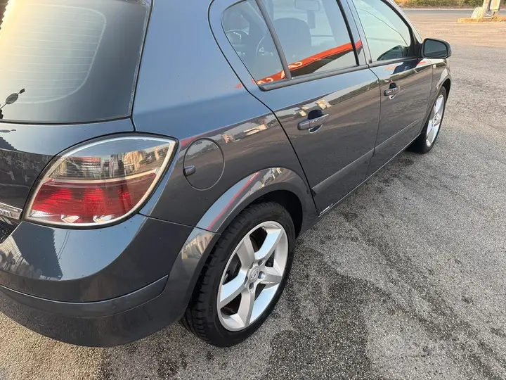 Opel Astra 2008 photo 2