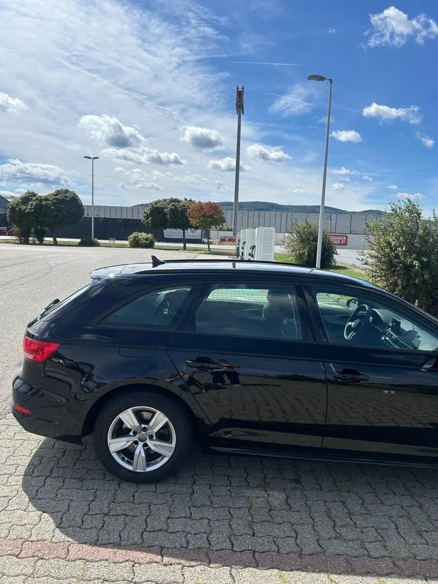 Audi A4 2019 photo 3