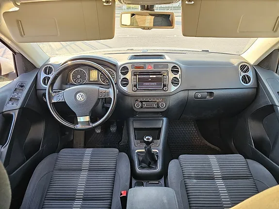 Volkswagen Tiguan 2010 photo 2