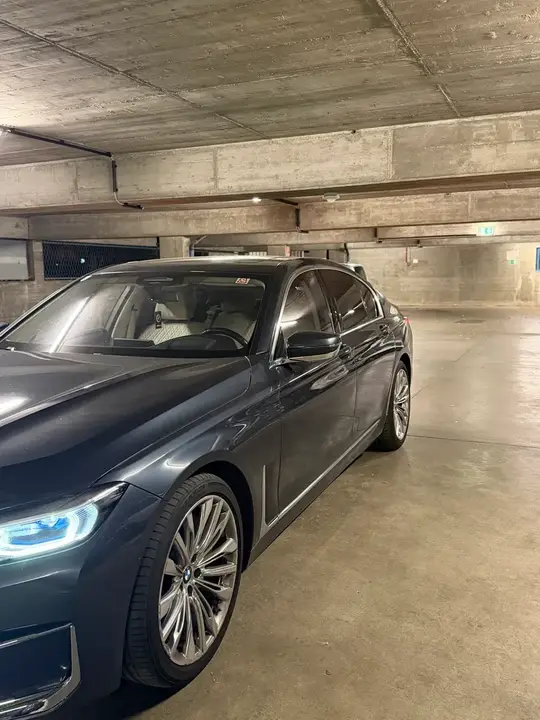 BMW 7 Series 2019 photo 2