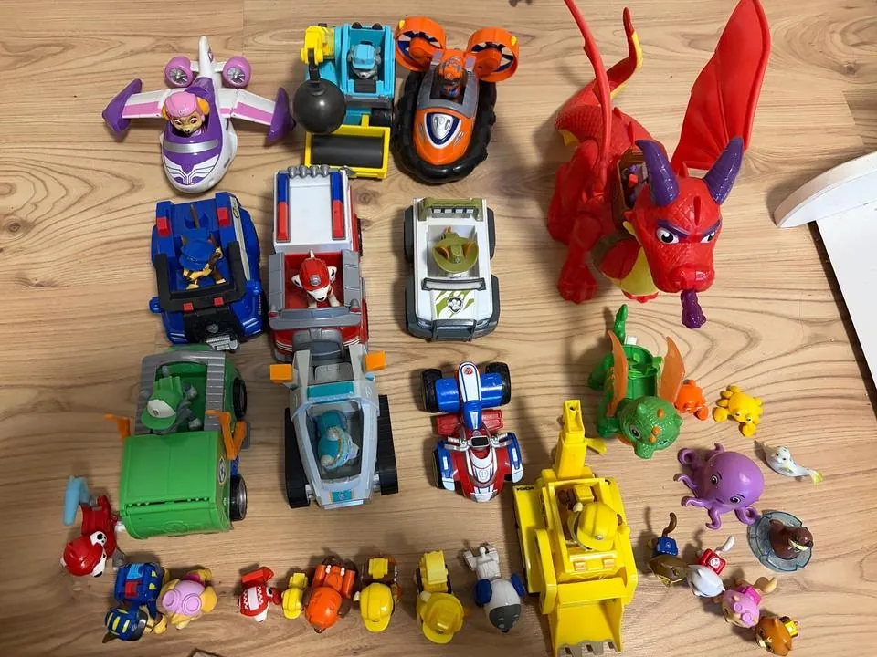 Paw Patrol Konvolut Drache Figuren Fahrzeuge Autos Chaos Kätzchen