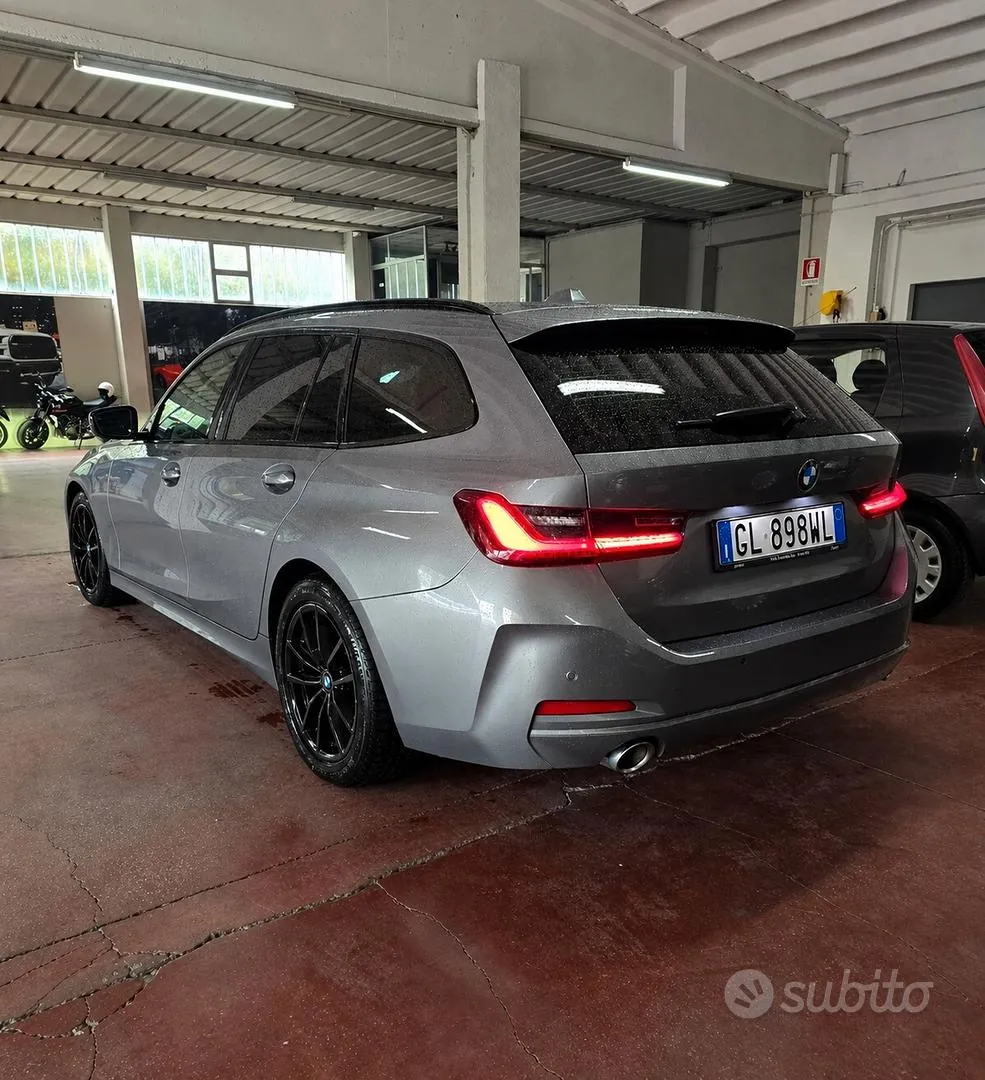 BMW 318D 2022 photo 2
