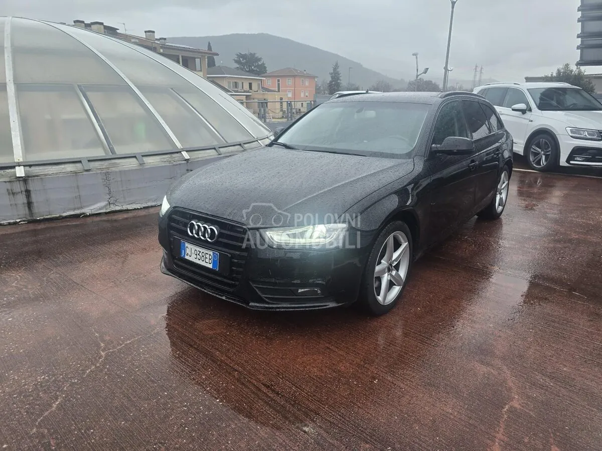 Audi A4 2012 photo 2