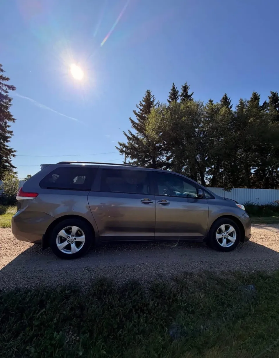 Toyota Sienna 2011 photo 3