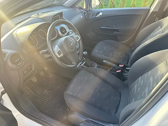Opel Corsa 2012 photo 3