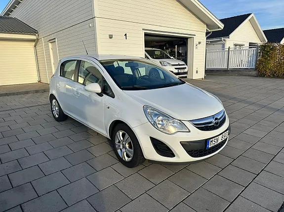 Opel Corsa 2012 photo 2