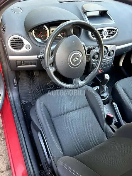 Renault Clio 2012 photo 3