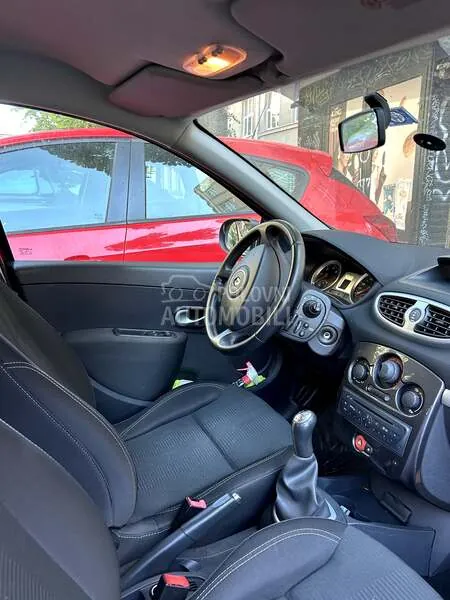 Renault Clio 2012 photo 4