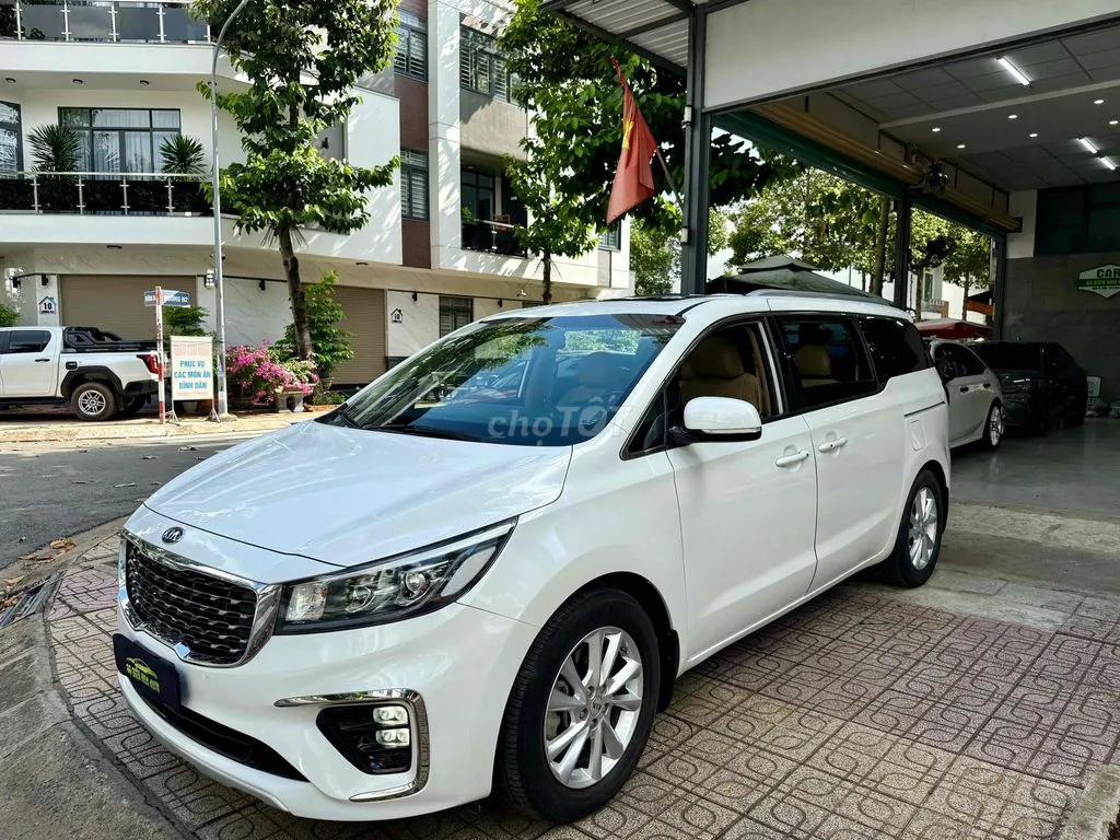 Kia Sedona 2018 photo 3