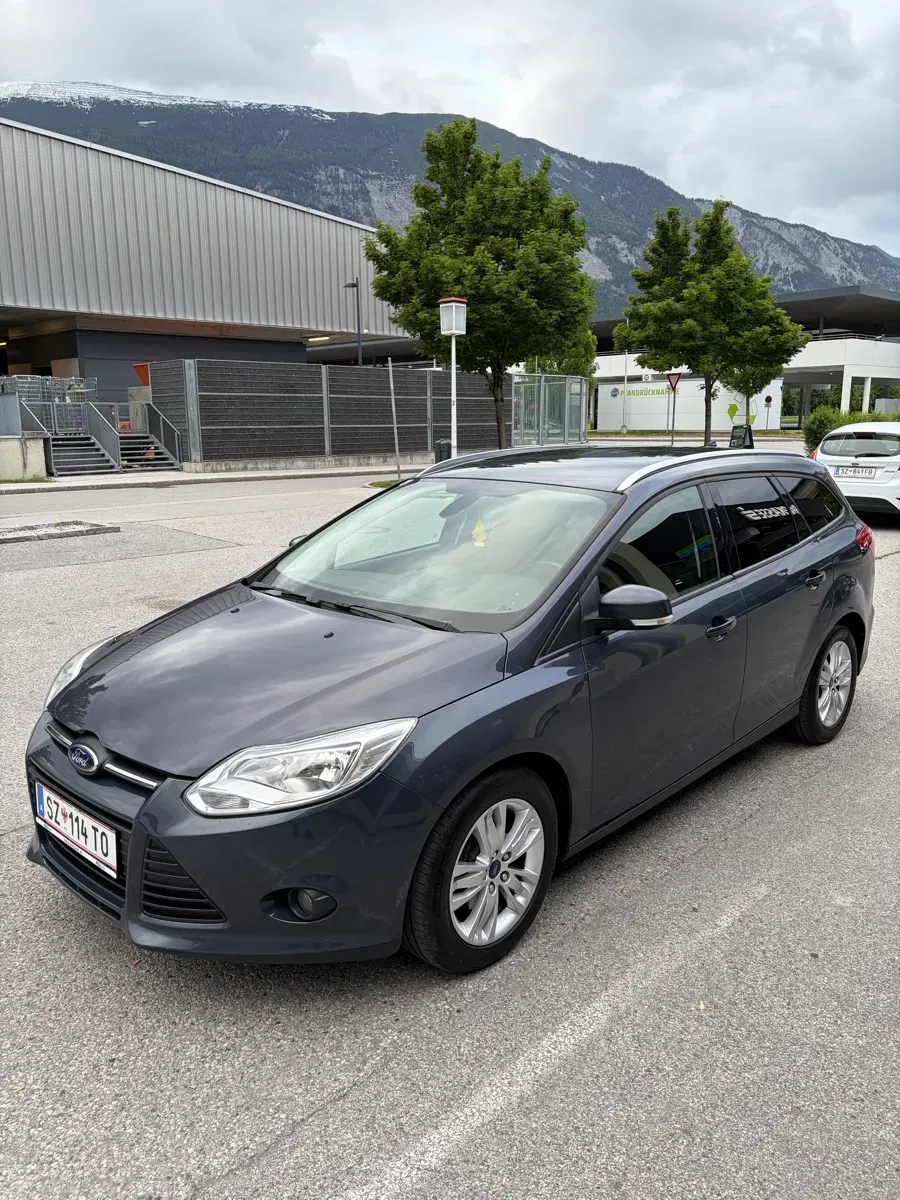 Ford Focus 2012 photo 2