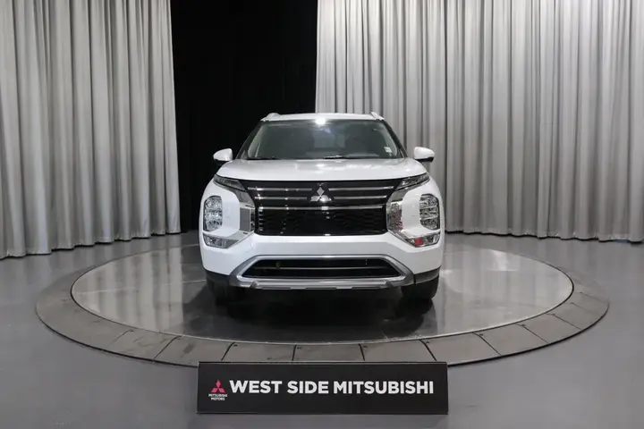 Mitsubishi Outlander 2026 photo 2