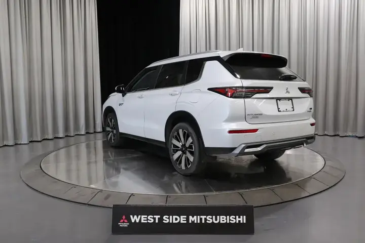 Mitsubishi Outlander 2026 photo 4