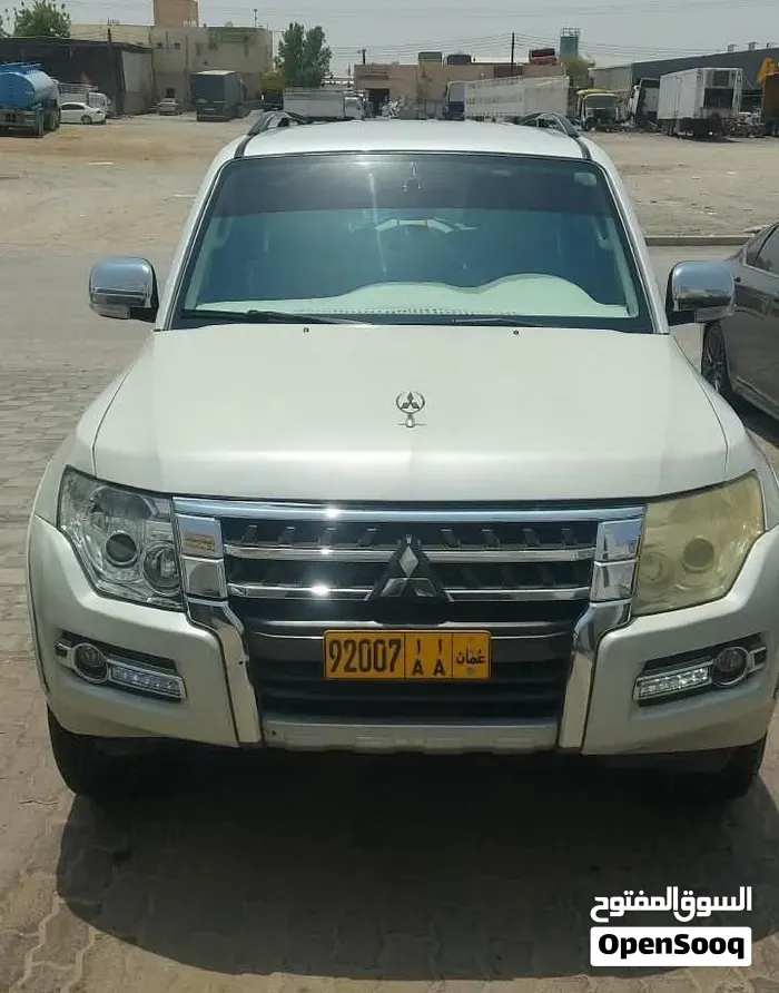 Mitsubishi Pajero Gls 2014 photo 4