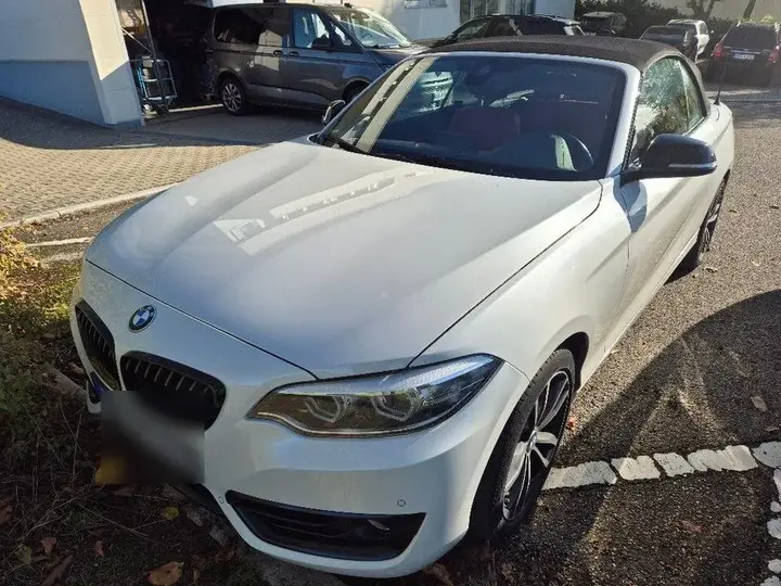 BMW 220I
