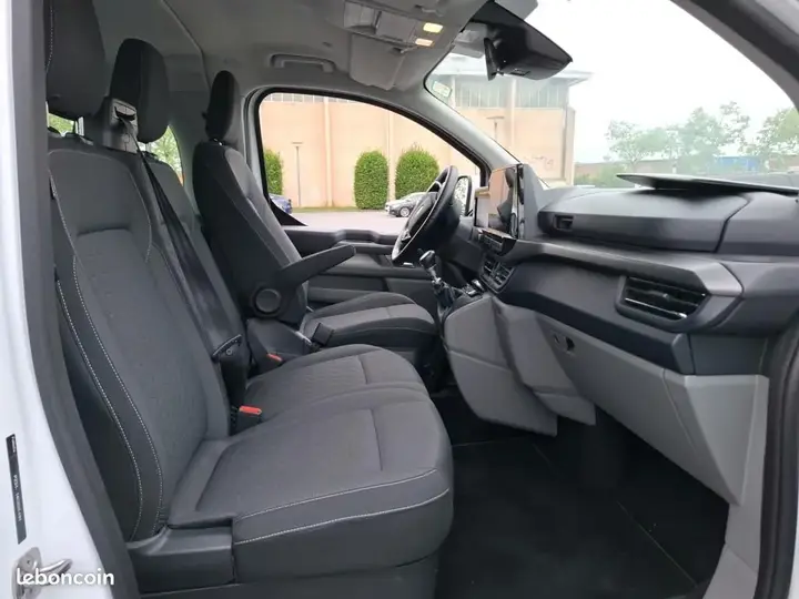 Ford Tourneo Custom 2024 photo 4