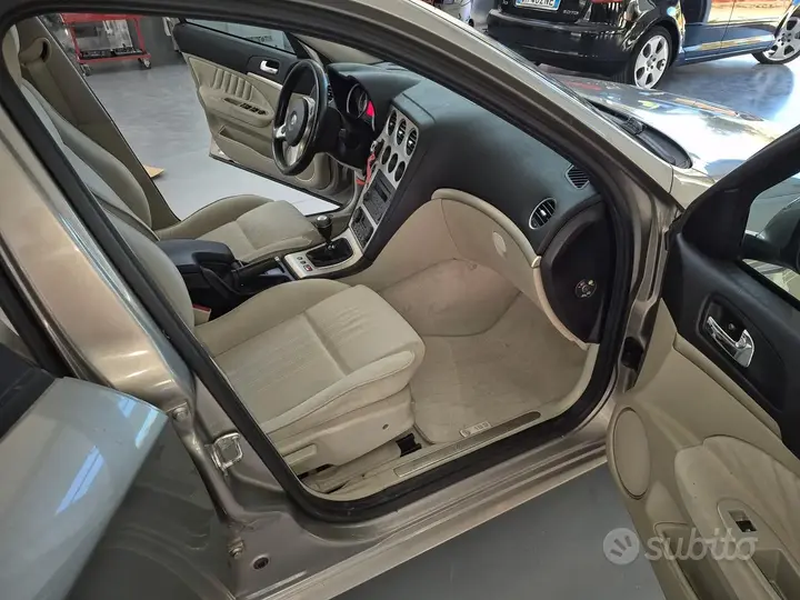 Alfa Romeo 159 2009 photo 3