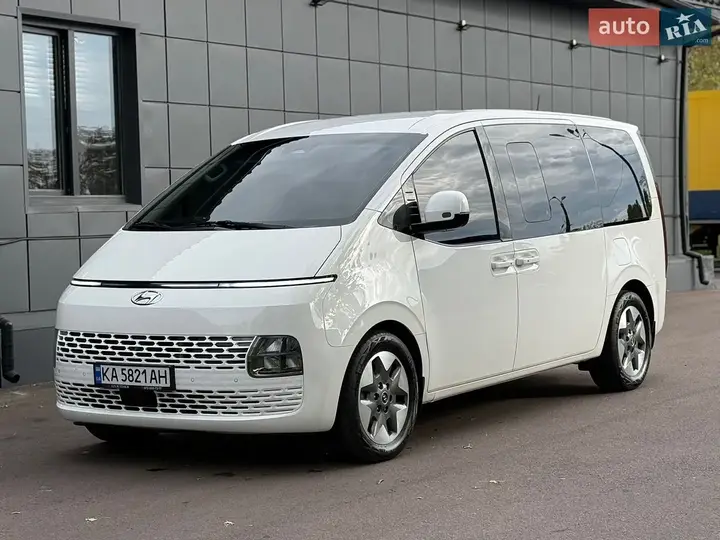 Hyundai Staria 2021 photo 2
