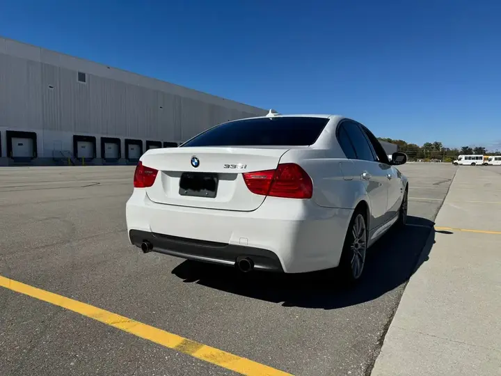 BMW 335I 2009 photo 3