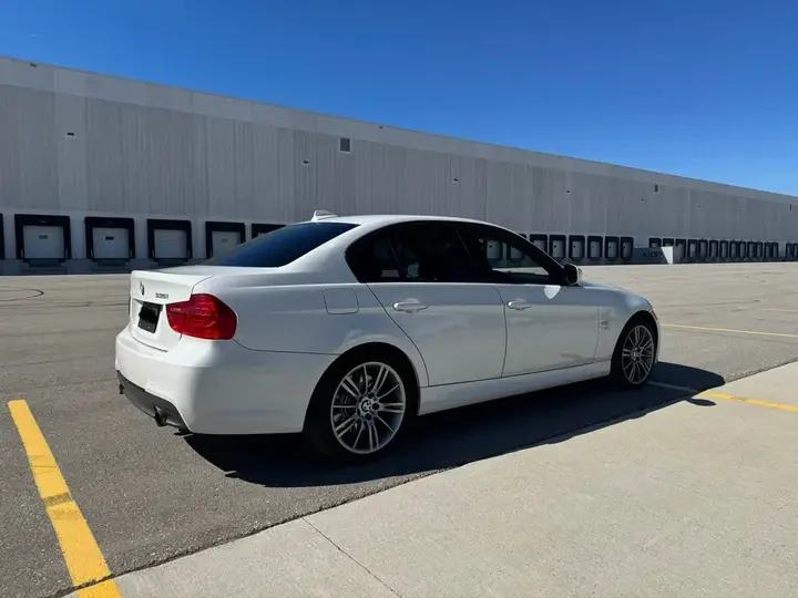 BMW 335I 2009 photo 2