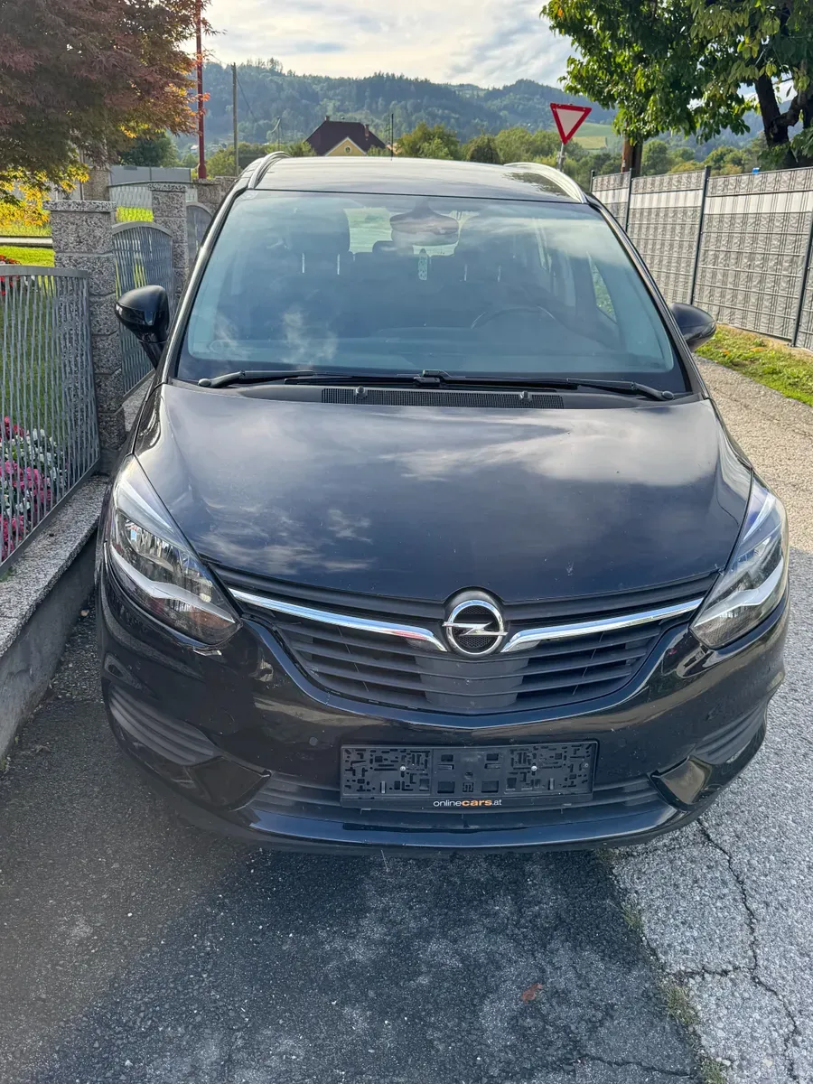 Opel Zafira Tourer 2019 photo 2