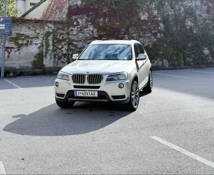 BMW X3 2011 photo 2