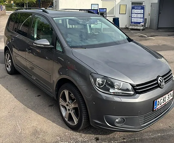 Volkswagen Touran 2014 photo 2