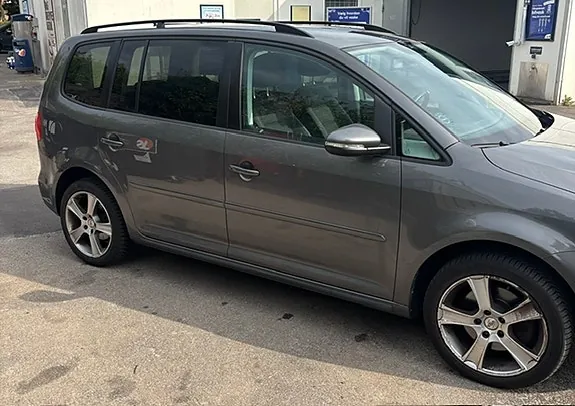 Volkswagen Touran 2014 photo 3
