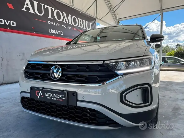 Volkswagen T-Roc 2022 photo 2