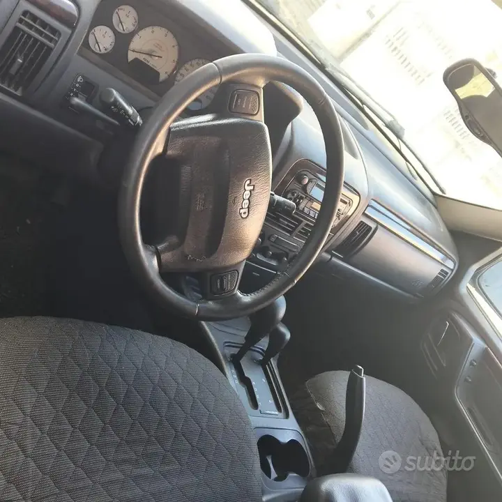 Jeep Grand Cherokee 2004 photo 3