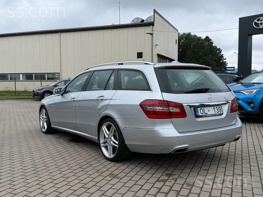 Mercedes-Benz E250 2011 photo 3