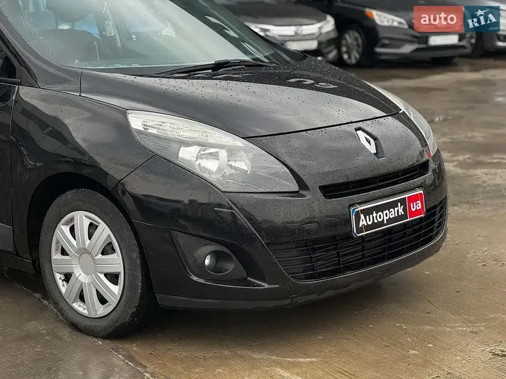 Renault Grand Scenic 2010 photo 5