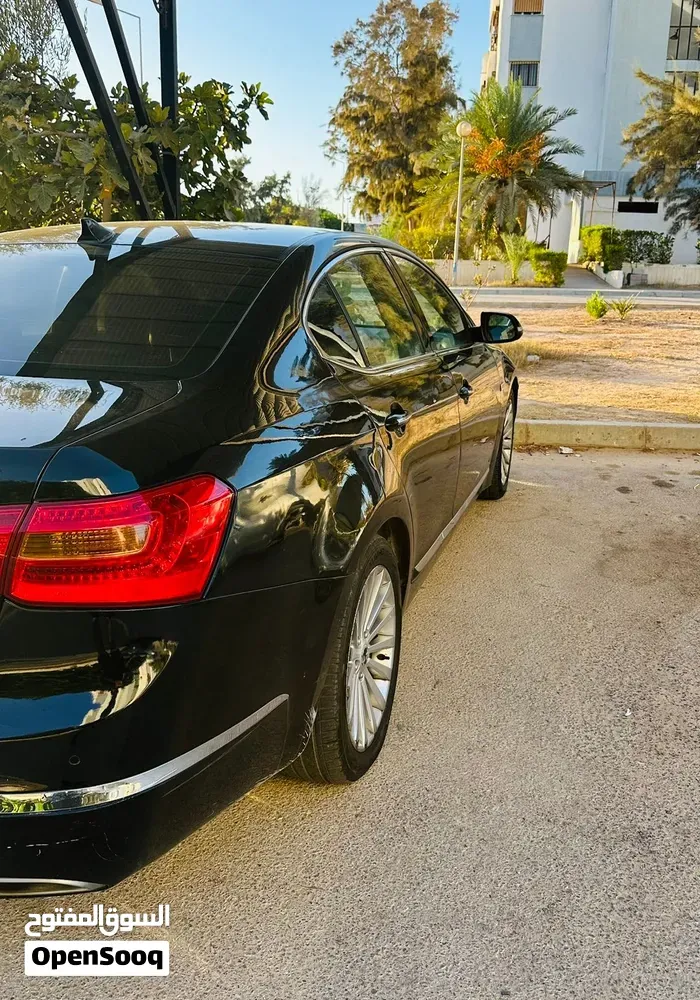 Kia Cadenza 2010 photo 3
