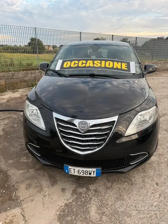 Lancia Ypsilon