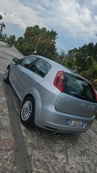 Fiat Grande Punto 2007 photo 3