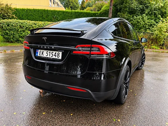 Tesla Model X 2017 photo 2