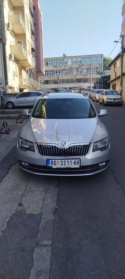 Skoda Superb 2013 photo 2