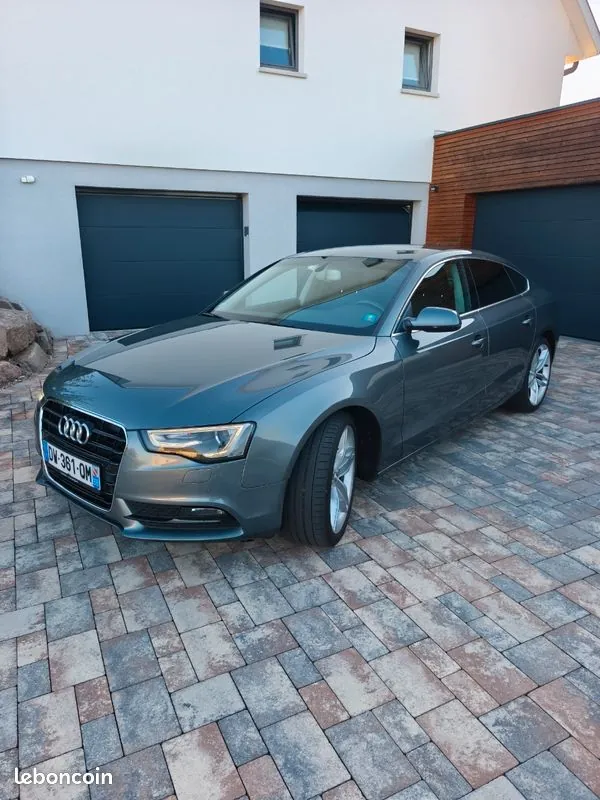 Audi A5 2011 photo 2