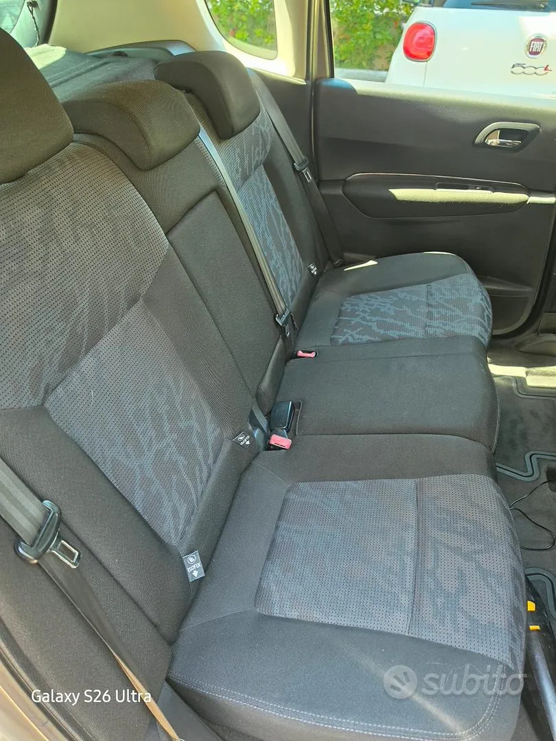 Peugeot 3008 2010 photo 3
