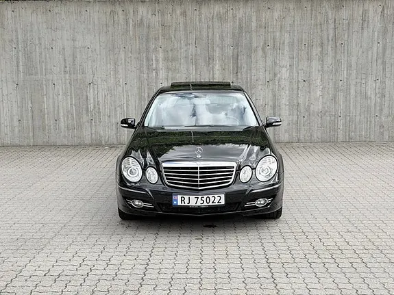Mercedes-Benz E220 D 2006 photo 2