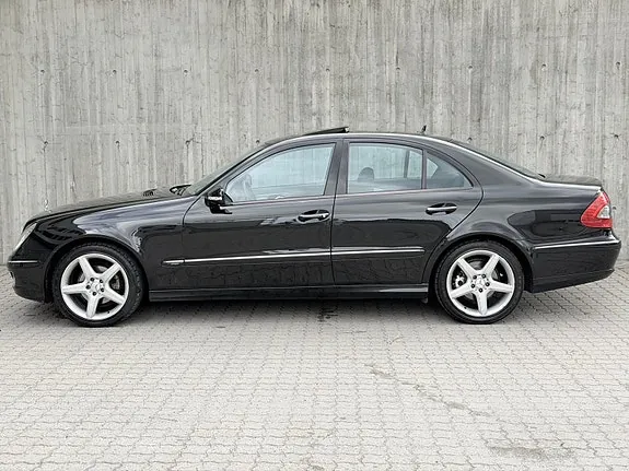Mercedes-Benz E220 D 2006 photo 4