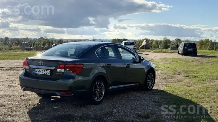 Toyota Avensis 2013 photo 3