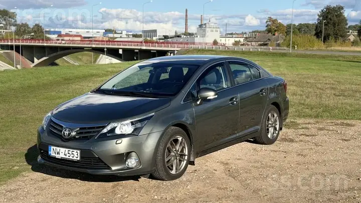 Toyota Avensis 2013 photo 4