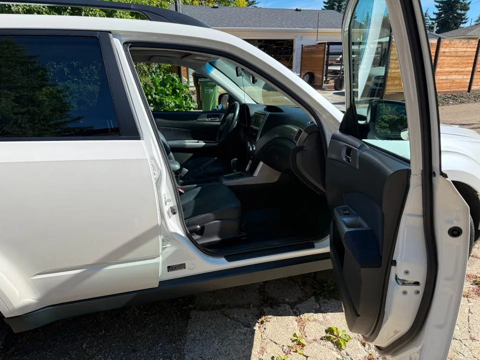 Subaru Forester 2010 photo 3