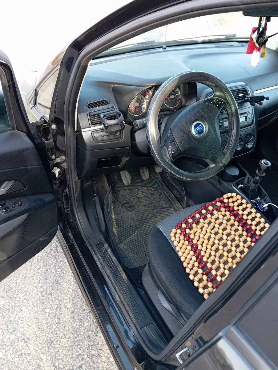 Fiat Punto 2008 photo 2