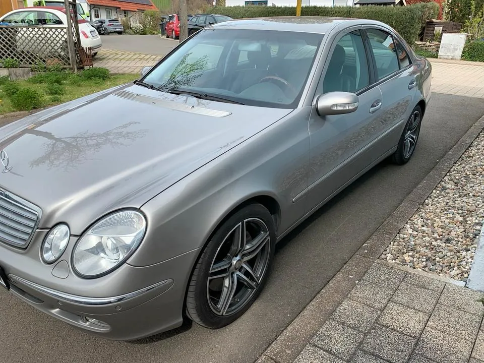 Mercedes-Benz E500