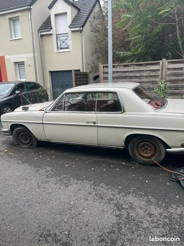Mercedes-Benz 250C 1969 photo 2
