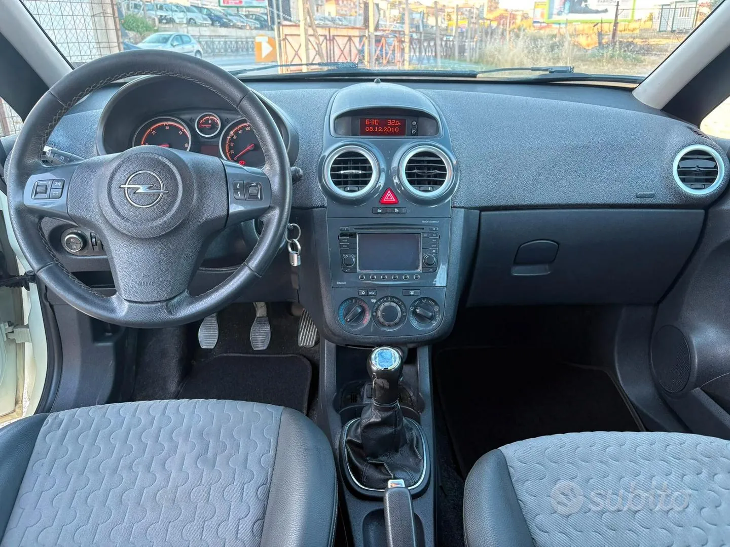 Opel Corsa 2011 photo 4