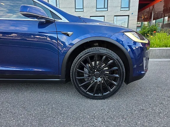 Tesla Model X 2017 photo 5